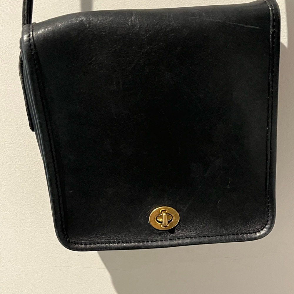 EUC - vintage Coach 9620 pouch crossbody (black)